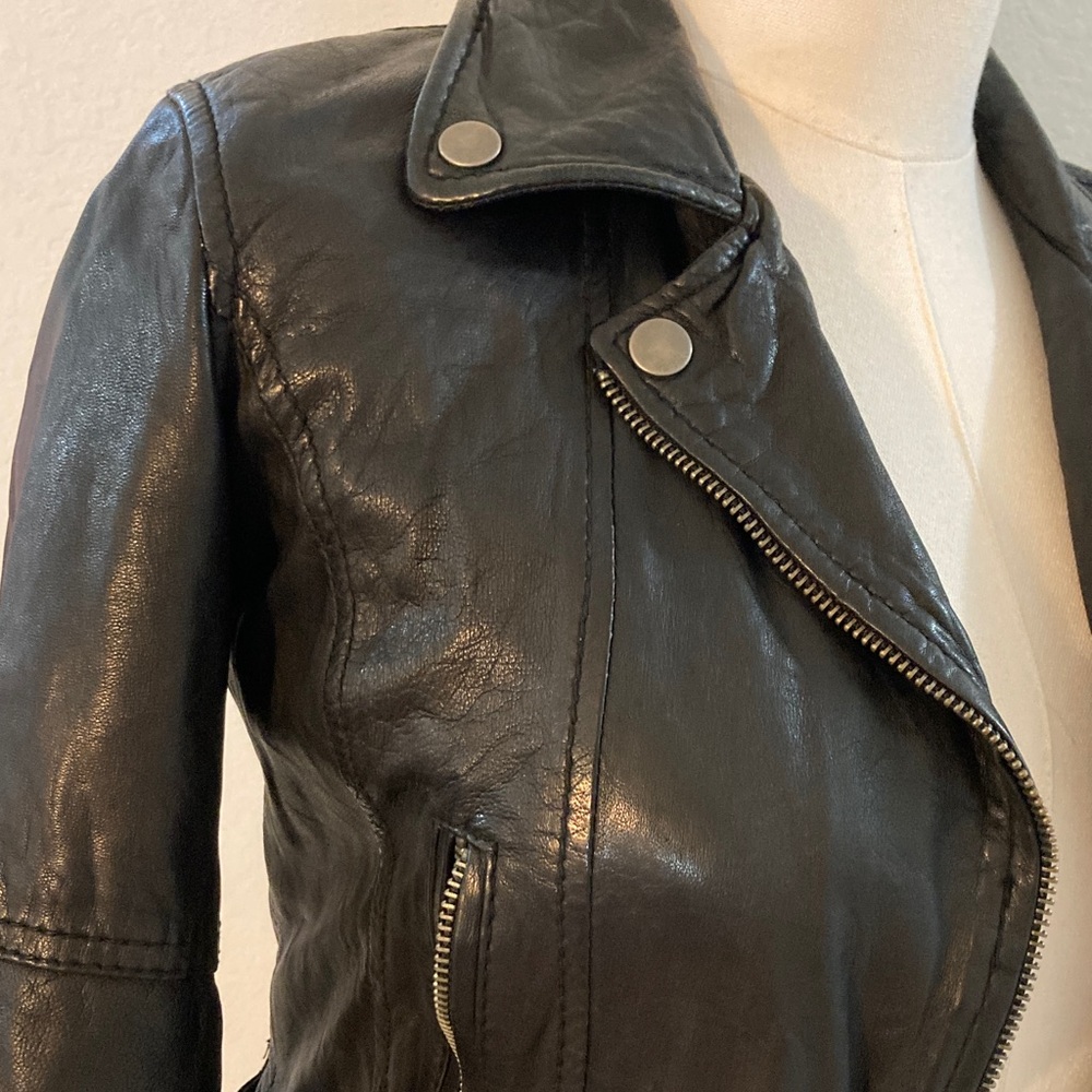 Bershka Cropped Black Leather Biker Jacket - Picture 3 of 7